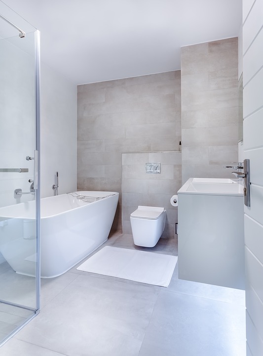 Modernes minimalistisches Badezimmer